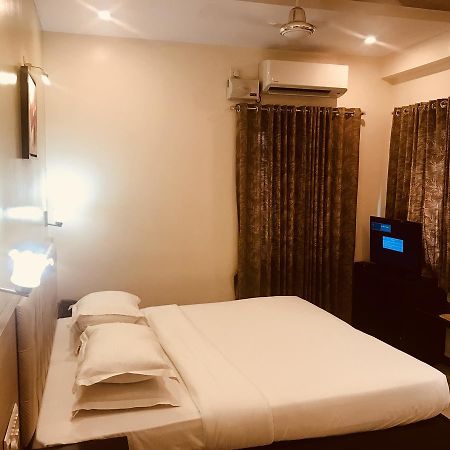 Hotel Malabar Regency 门格洛尔 外观 照片