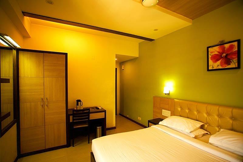 Hotel Malabar Regency 门格洛尔 外观 照片