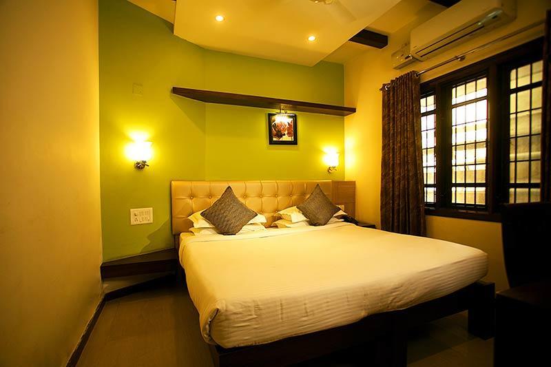 Hotel Malabar Regency 门格洛尔 外观 照片